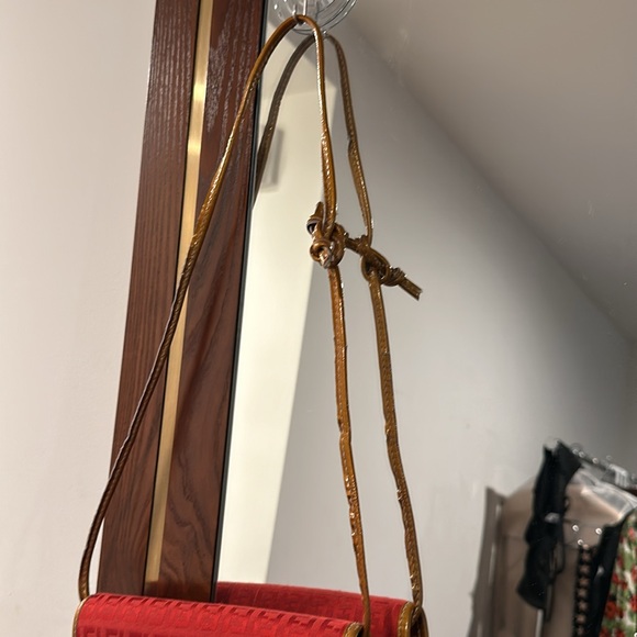 VINTAGE FENDI RED CLUTCH/CROSSBODY - Picture 2 of 6
